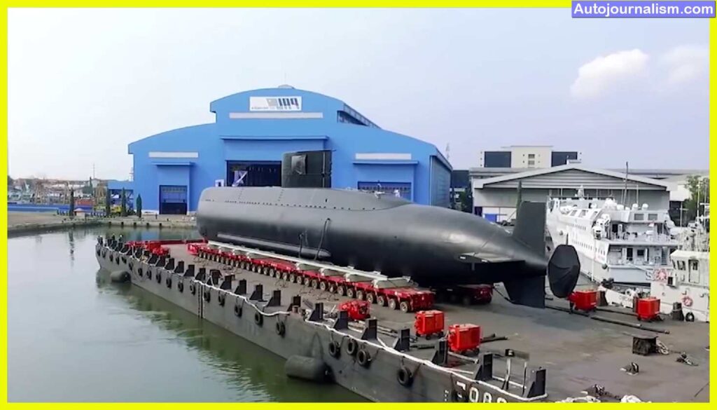 Top-10-Best-Diesel-Electric-Submarine-in-the-World